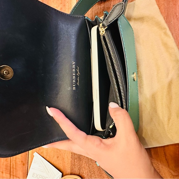 Burberry sling bag - Picture 10 of 13